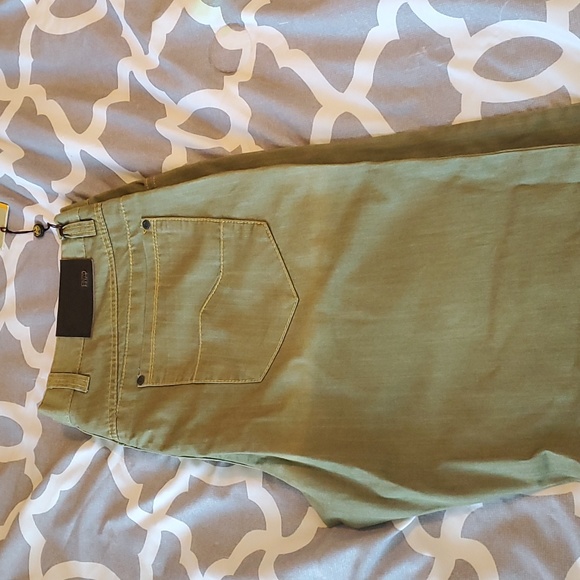 Jeans - Picture 2 of 4